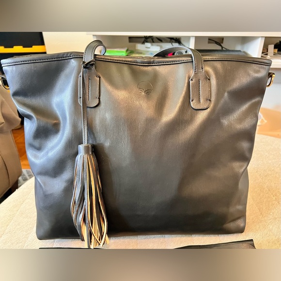 TUSHBABY XL Black Tote Diaper Bag, 2 Pacifier Holder Accessories & Changing Pad - Picture 5 of 7